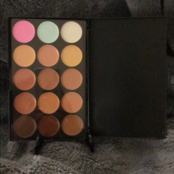 💄 Large Concealer Compact - Picture 2 of 4